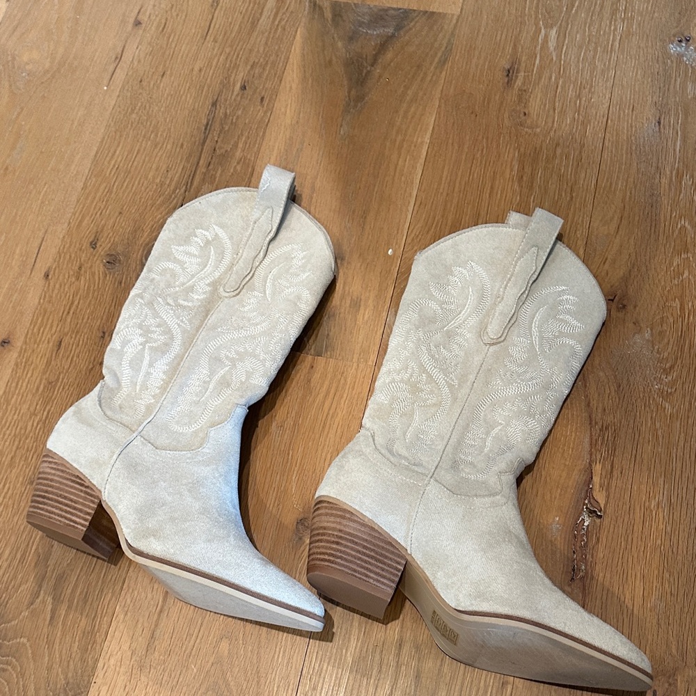 Altar'd State Cream Heeled Boots - Picture 2 of 3
